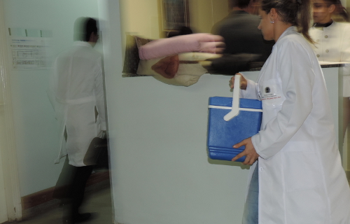 Equipe na chegada do coração no centro cirúrgico do Hospital Infantil
